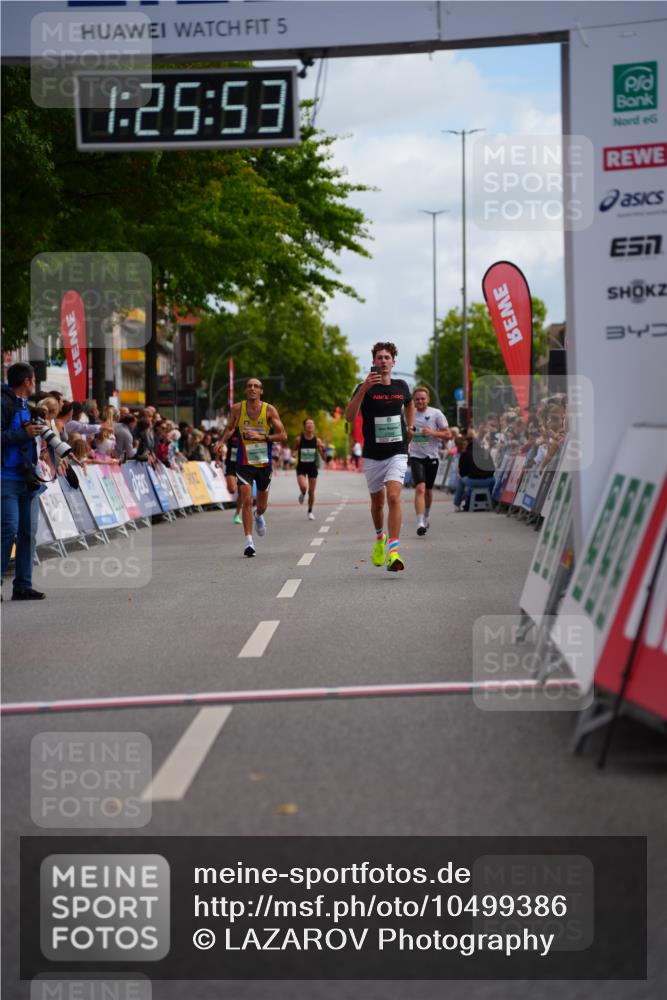 20.09.2026 - PSD Bank Halbmarathon LAZAROV Photography http://msf.ph/oto/10499386 20.09.2026 11:25:53 Ziel 2388, 4277 meine-sportfotos.de