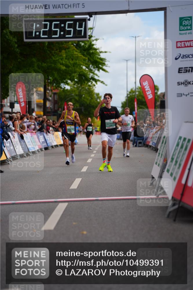 20.09.2026 - PSD Bank Halbmarathon LAZAROV Photography http://msf.ph/oto/10499391 20.09.2026 11:25:54 Ziel 2388, 4277 meine-sportfotos.de