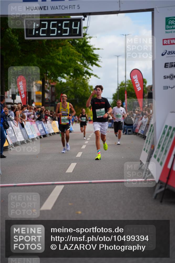 20.09.2026 - PSD Bank Halbmarathon LAZAROV Photography http://msf.ph/oto/10499394 20.09.2026 11:25:54 Ziel 2388, 4277 meine-sportfotos.de