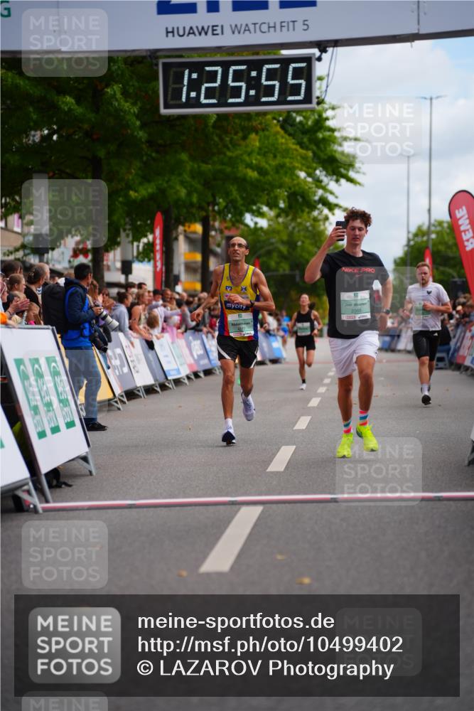 20.09.2026 - PSD Bank Halbmarathon LAZAROV Photography http://msf.ph/oto/10499402 20.09.2026 11:25:55 Ziel 2377, 2388, 4133, 4277, 4729 meine-sportfotos.de