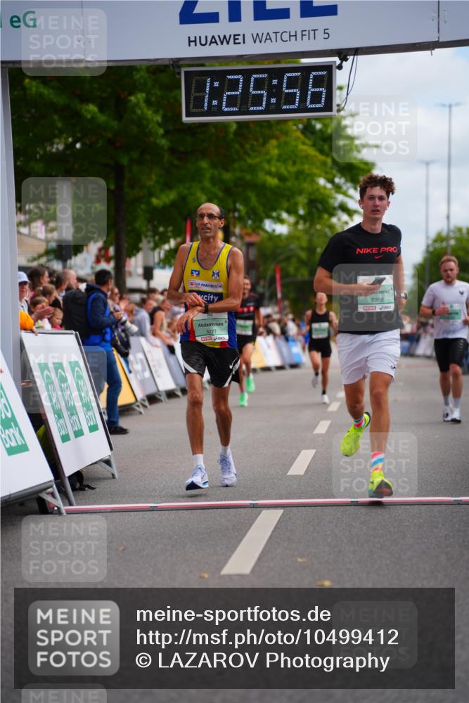 20.09.2026 - PSD Bank Halbmarathon LAZAROV Photography http://msf.ph/oto/10499412 20.09.2026 11:25:56 Ziel 2377, 2388, 4133, 4277, 4729 meine-sportfotos.de
