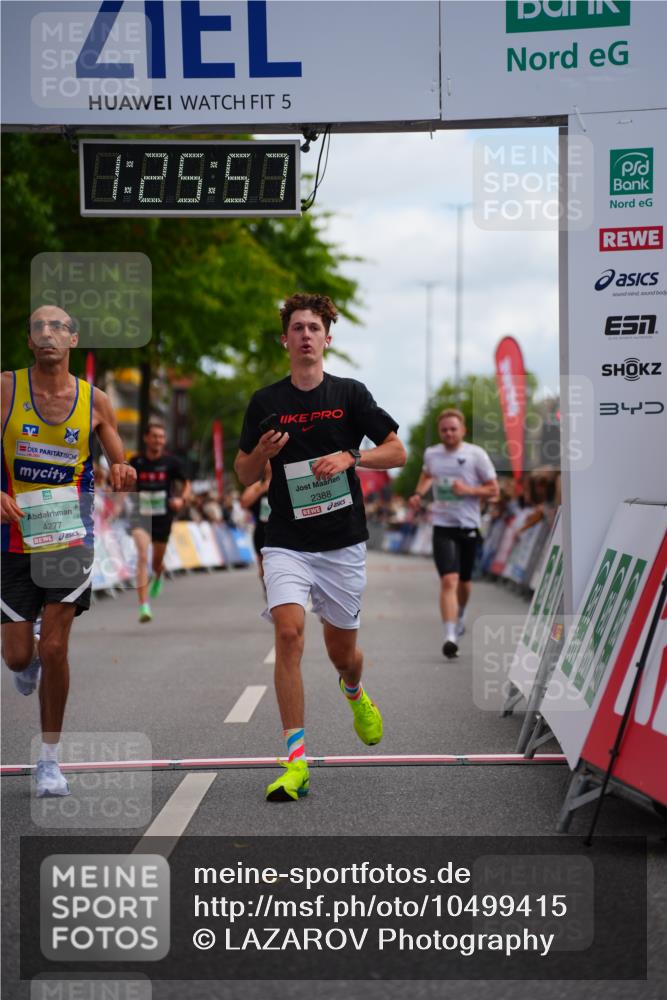 20.09.2026 - PSD Bank Halbmarathon LAZAROV Photography http://msf.ph/oto/10499415 20.09.2026 11:25:56 Ziel 2377, 2388, 4133, 4277, 4729 meine-sportfotos.de