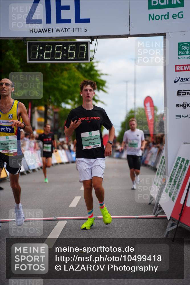 20.09.2026 - PSD Bank Halbmarathon LAZAROV Photography http://msf.ph/oto/10499418 20.09.2026 11:25:56 Ziel 2377, 2388, 4133, 4277, 4729 meine-sportfotos.de