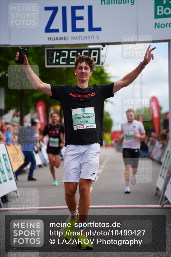 20.09.2026 - PSD Bank Halbmarathon LAZAROV Photography http://msf.ph/oto/10499427 20.09.2026 11:25:58 Ziel 2377, 2388, 4133, 4277, 4729 meine-sportfotos.de