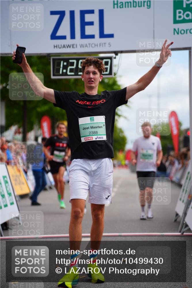 20.09.2026 - PSD Bank Halbmarathon LAZAROV Photography http://msf.ph/oto/10499430 20.09.2026 11:25:58 Ziel 2377, 2388, 4133, 4277, 4729 meine-sportfotos.de