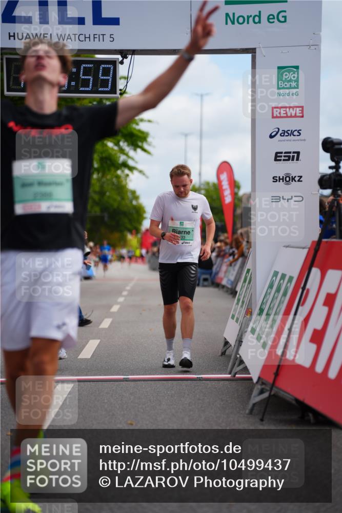 20.09.2026 - PSD Bank Halbmarathon LAZAROV Photography http://msf.ph/oto/10499437 20.09.2026 11:25:59 Ziel 2377, 2388, 4133, 4277, 4729 meine-sportfotos.de