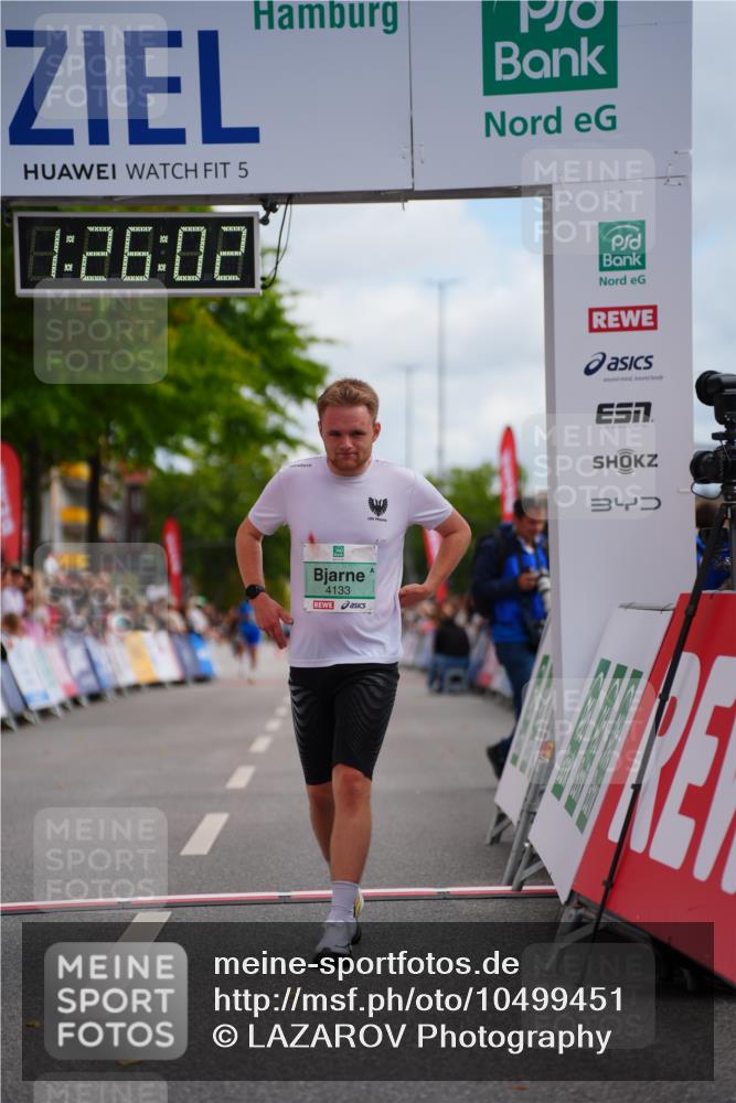 20.09.2026 - PSD Bank Halbmarathon LAZAROV Photography http://msf.ph/oto/10499451 20.09.2026 11:26:01 Ziel 2377, 2388, 4133, 4277, 4729 meine-sportfotos.de