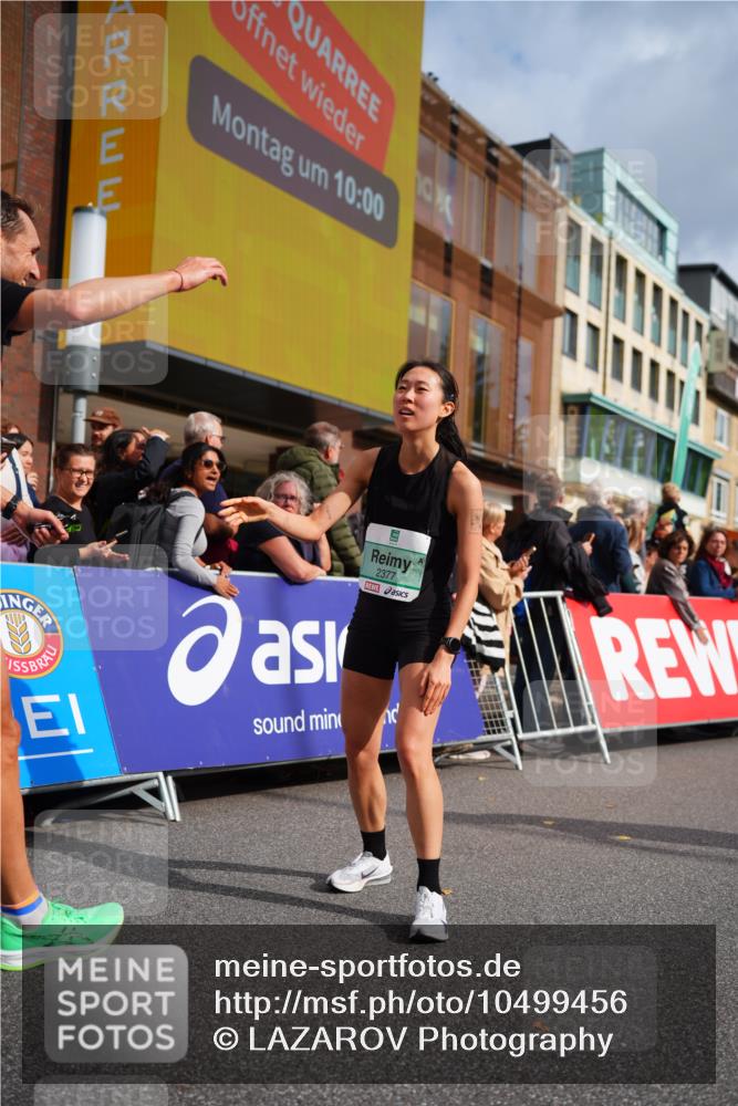 20.09.2026 - PSD Bank Halbmarathon LAZAROV Photography http://msf.ph/oto/10499456 20.09.2026 11:26:06 Ziel 2377, 4133, 4729 meine-sportfotos.de