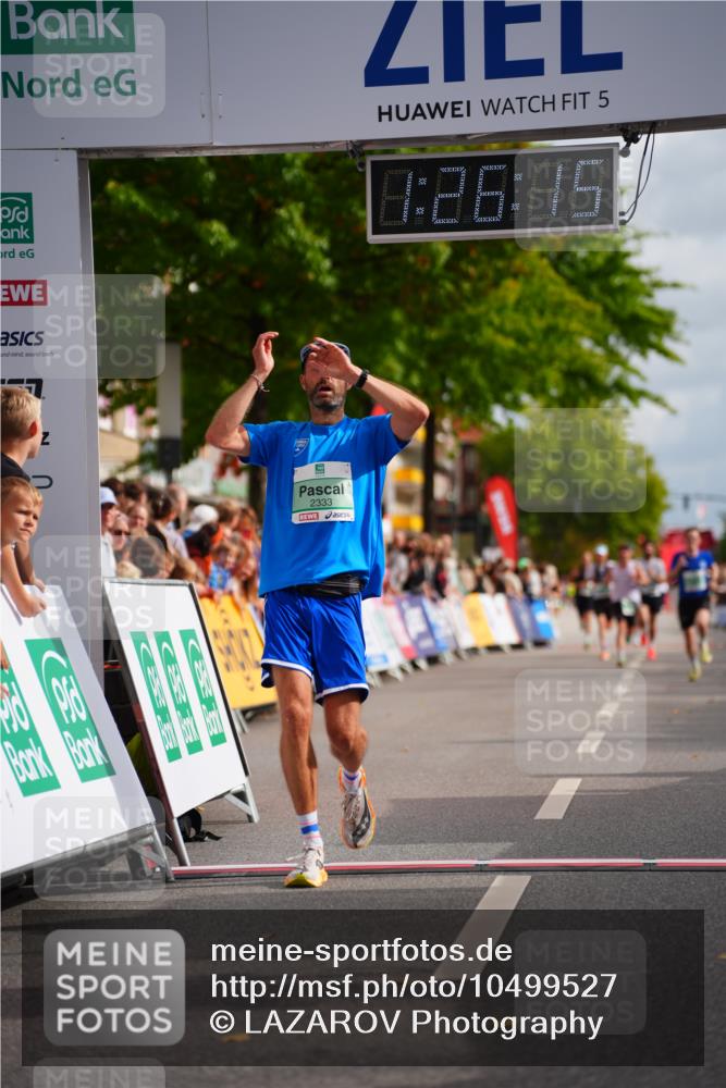 20.09.2026 - PSD Bank Halbmarathon LAZAROV Photography http://msf.ph/oto/10499527 20.09.2026 11:26:15 Ziel 2333, 4347, 4518 meine-sportfotos.de