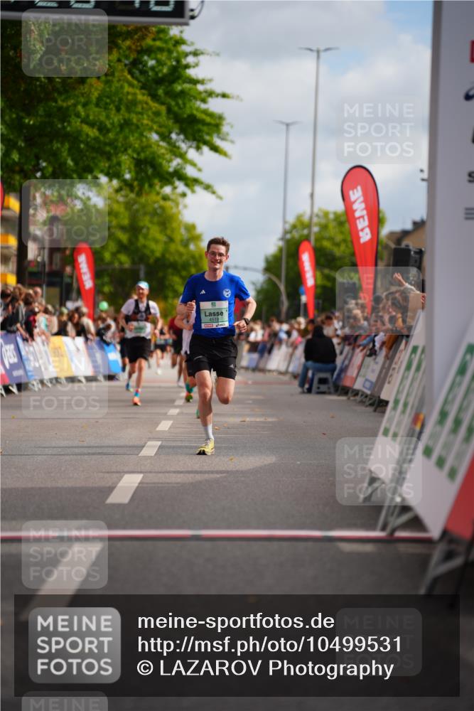 20.09.2026 - PSD Bank Halbmarathon LAZAROV Photography http://msf.ph/oto/10499531 20.09.2026 11:26:18 Ziel 2333, 3710, 4347, 4518 meine-sportfotos.de