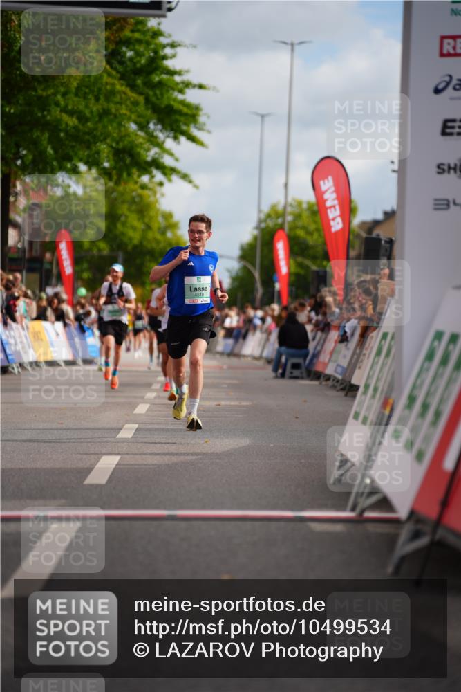 20.09.2026 - PSD Bank Halbmarathon LAZAROV Photography http://msf.ph/oto/10499534 20.09.2026 11:26:18 Ziel 2333, 3710, 4347, 4518 meine-sportfotos.de
