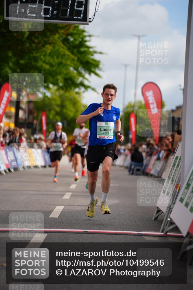 20.09.2026 - PSD Bank Halbmarathon LAZAROV Photography http://msf.ph/oto/10499546 20.09.2026 11:26:19 Ziel 2333, 2603, 3710, 4347, 4518 meine-sportfotos.de