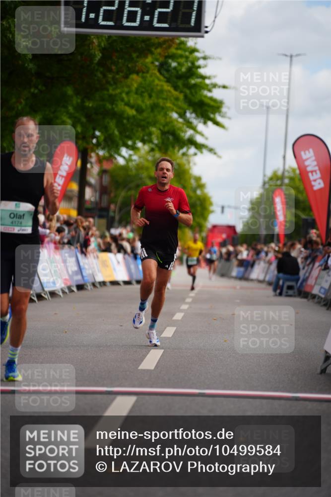 20.09.2026 - PSD Bank Halbmarathon LAZAROV Photography http://msf.ph/oto/10499584 20.09.2026 11:26:26 Ziel 1518, 2603, 2620, 3710, 4174, 4518 meine-sportfotos.de