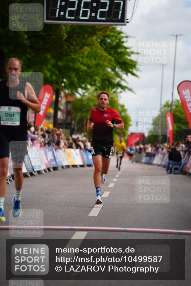 20.09.2026 - PSD Bank Halbmarathon LAZAROV Photography http://msf.ph/oto/10499587 20.09.2026 11:26:26 Ziel 1518, 2603, 2620, 3710, 4174, 4518 meine-sportfotos.de