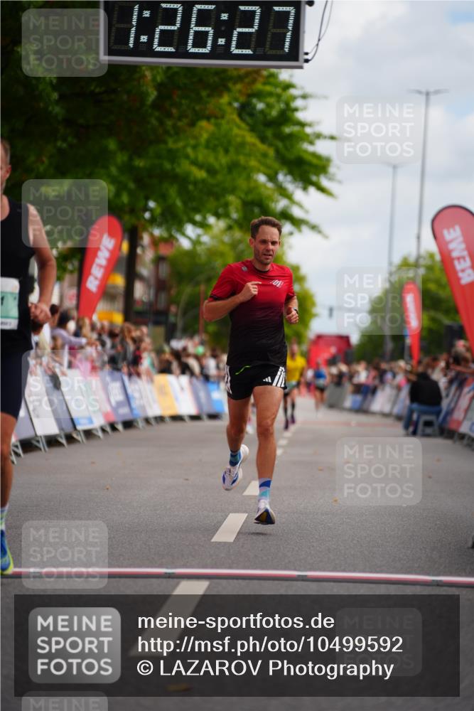 20.09.2026 - PSD Bank Halbmarathon LAZAROV Photography http://msf.ph/oto/10499592 20.09.2026 11:26:27 Ziel 1518, 2603, 2620, 3710, 4174, 4518 meine-sportfotos.de
