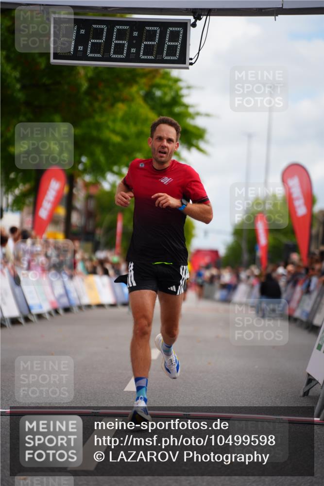 20.09.2026 - PSD Bank Halbmarathon LAZAROV Photography http://msf.ph/oto/10499598 20.09.2026 11:26:28 Ziel 1518, 2603, 2620, 3710, 4174 meine-sportfotos.de