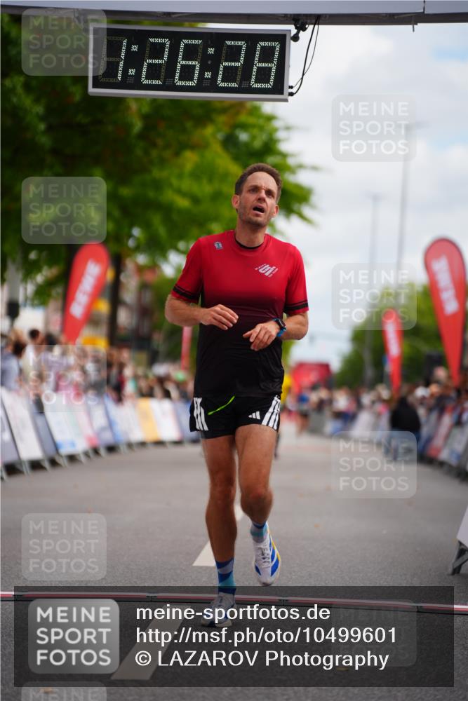 20.09.2026 - PSD Bank Halbmarathon LAZAROV Photography http://msf.ph/oto/10499601 20.09.2026 11:26:28 Ziel 1518, 2603, 2620, 3710, 4174 meine-sportfotos.de