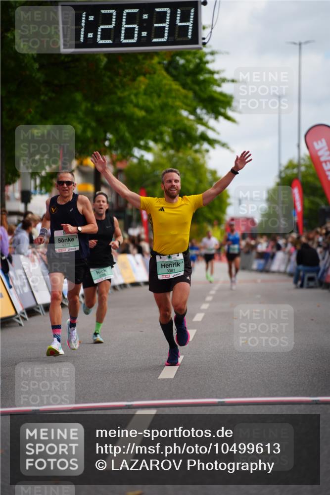 20.09.2026 - PSD Bank Halbmarathon LAZAROV Photography http://msf.ph/oto/10499613 20.09.2026 11:26:34 Ziel 1518, 3081, 4174, 4373, 4396 meine-sportfotos.de