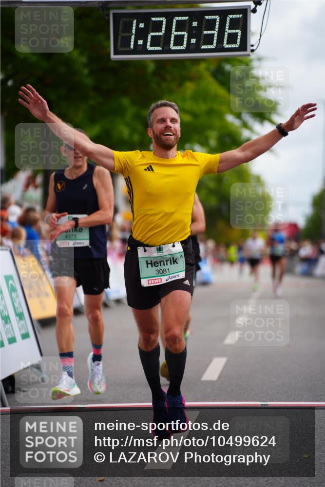 20.09.2026 - PSD Bank Halbmarathon LAZAROV Photography http://msf.ph/oto/10499624 20.09.2026 11:26:35 Ziel 1518, 3081, 4174, 4373, 4396 meine-sportfotos.de