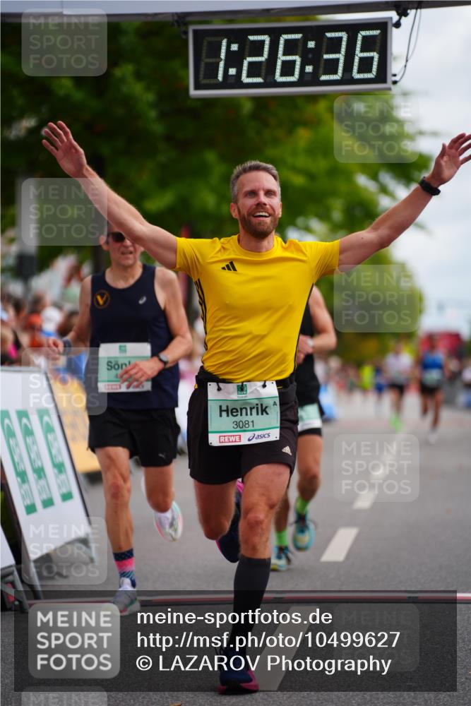 20.09.2026 - PSD Bank Halbmarathon LAZAROV Photography http://msf.ph/oto/10499627 20.09.2026 11:26:35 Ziel 1518, 3081, 4174, 4373, 4396 meine-sportfotos.de