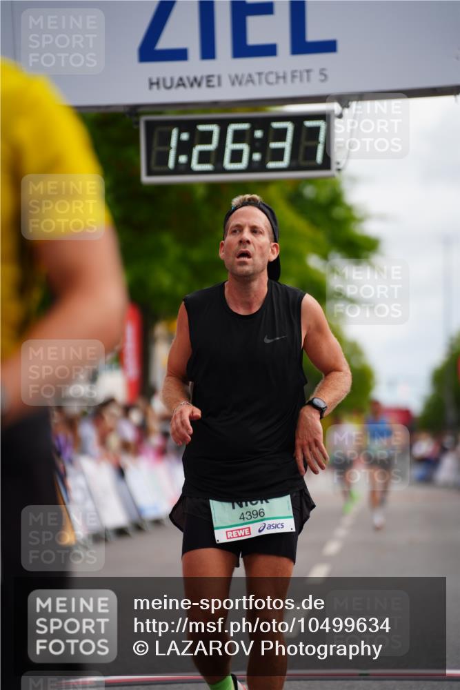 20.09.2026 - PSD Bank Halbmarathon LAZAROV Photography http://msf.ph/oto/10499634 20.09.2026 11:26:37 Ziel 3081, 4373, 4396 meine-sportfotos.de