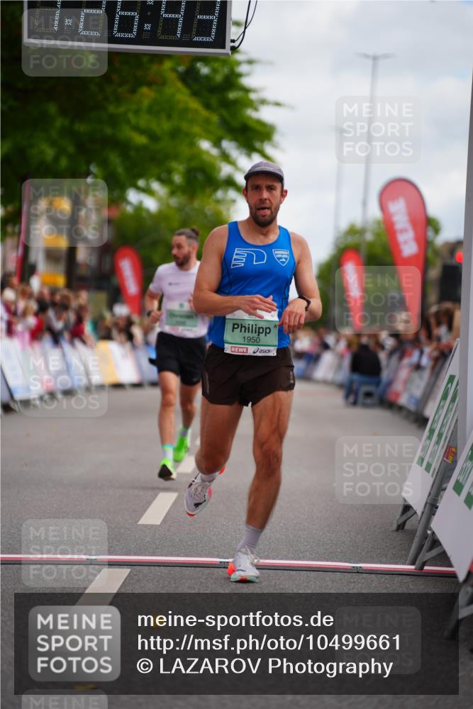 20.09.2026 - PSD Bank Halbmarathon LAZAROV Photography http://msf.ph/oto/10499661 20.09.2026 11:26:43 Ziel 1950, 3081, 3998, 4373, 4396 meine-sportfotos.de