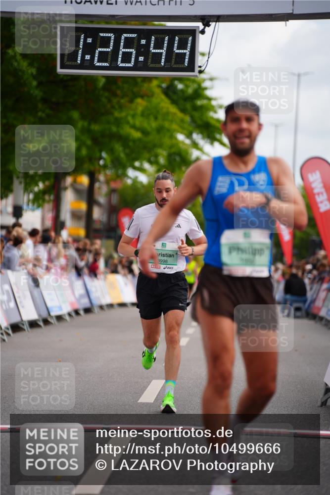 20.09.2026 - PSD Bank Halbmarathon LAZAROV Photography http://msf.ph/oto/10499666 20.09.2026 11:26:44 Ziel 1950, 3886, 3998, 4396 meine-sportfotos.de