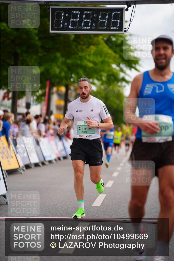 20.09.2026 - PSD Bank Halbmarathon LAZAROV Photography http://msf.ph/oto/10499669 20.09.2026 11:26:44 Ziel 1950, 3886, 3998, 4396 meine-sportfotos.de