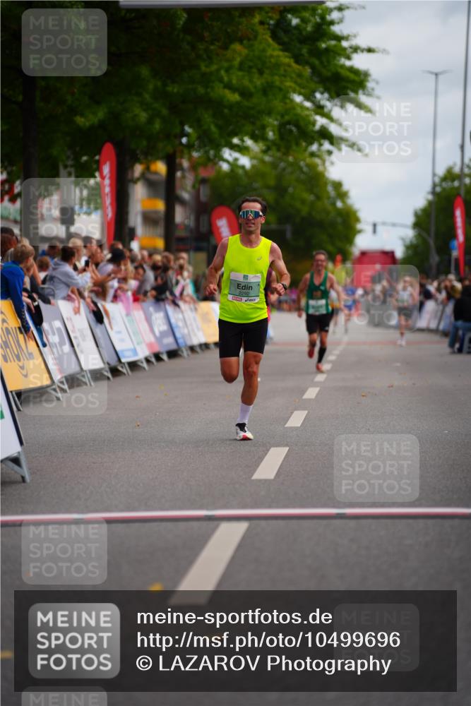 20.09.2026 - PSD Bank Halbmarathon LAZAROV Photography http://msf.ph/oto/10499696 20.09.2026 11:26:51 Ziel 1950, 2292, 3886, 3998 meine-sportfotos.de