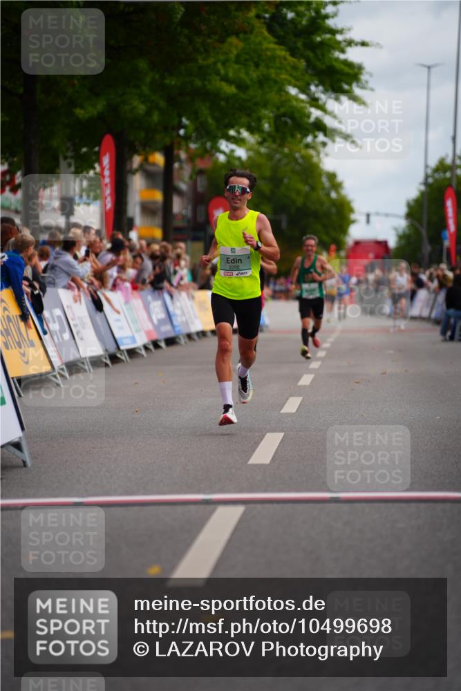 20.09.2026 - PSD Bank Halbmarathon LAZAROV Photography http://msf.ph/oto/10499698 20.09.2026 11:26:51 Ziel 1950, 2292, 3886, 3998 meine-sportfotos.de