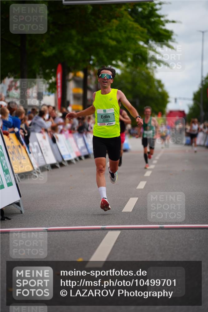 20.09.2026 - PSD Bank Halbmarathon LAZAROV Photography http://msf.ph/oto/10499701 20.09.2026 11:26:52 Ziel 1287, 2292, 3886, 3998, 4056 meine-sportfotos.de