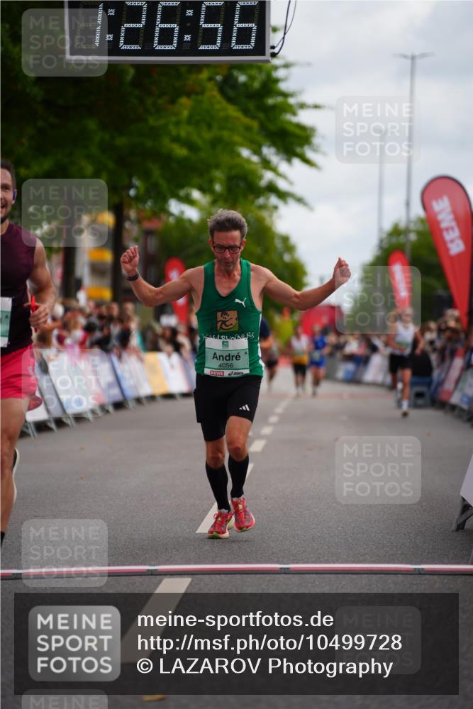 20.09.2026 - PSD Bank Halbmarathon LAZAROV Photography http://msf.ph/oto/10499728 20.09.2026 11:26:56 Ziel 1287, 2292, 2845, 3886, 4056 meine-sportfotos.de