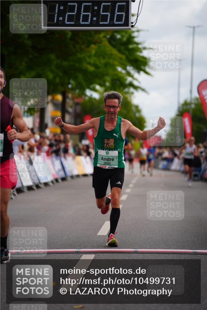 20.09.2026 - PSD Bank Halbmarathon LAZAROV Photography http://msf.ph/oto/10499731 20.09.2026 11:26:56 Ziel 1287, 2292, 2845, 3886, 4056 meine-sportfotos.de