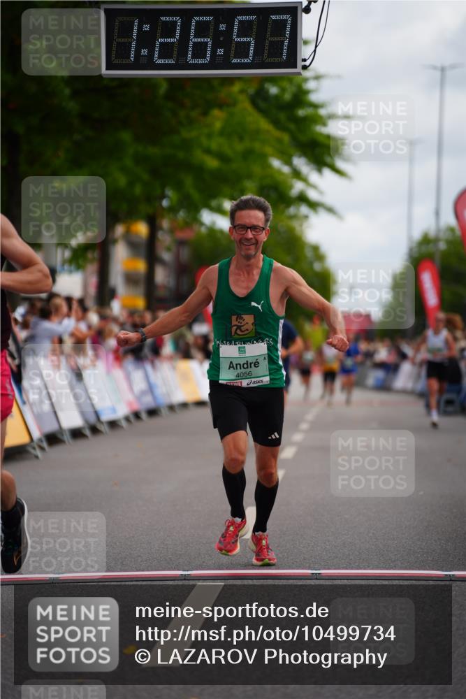 20.09.2026 - PSD Bank Halbmarathon LAZAROV Photography http://msf.ph/oto/10499734 20.09.2026 11:26:56 Ziel 1287, 2292, 2845, 3886, 4056 meine-sportfotos.de