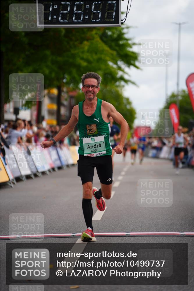 20.09.2026 - PSD Bank Halbmarathon LAZAROV Photography http://msf.ph/oto/10499737 20.09.2026 11:26:56 Ziel 1287, 2292, 2845, 3886, 4056 meine-sportfotos.de