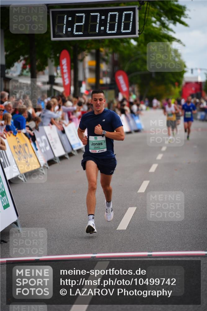 20.09.2026 - PSD Bank Halbmarathon LAZAROV Photography http://msf.ph/oto/10499742 20.09.2026 11:27:00 Ziel 1287, 2292, 2346, 2845, 4056 meine-sportfotos.de