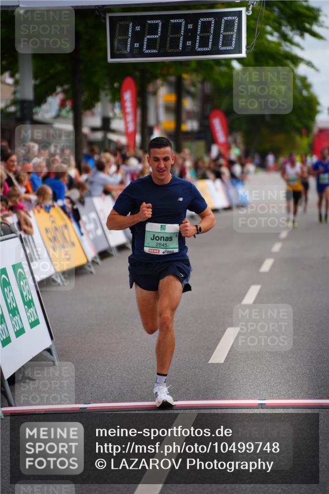 20.09.2026 - PSD Bank Halbmarathon LAZAROV Photography http://msf.ph/oto/10499748 20.09.2026 11:27:00 Ziel 1287, 2292, 2346, 2845, 4056 meine-sportfotos.de