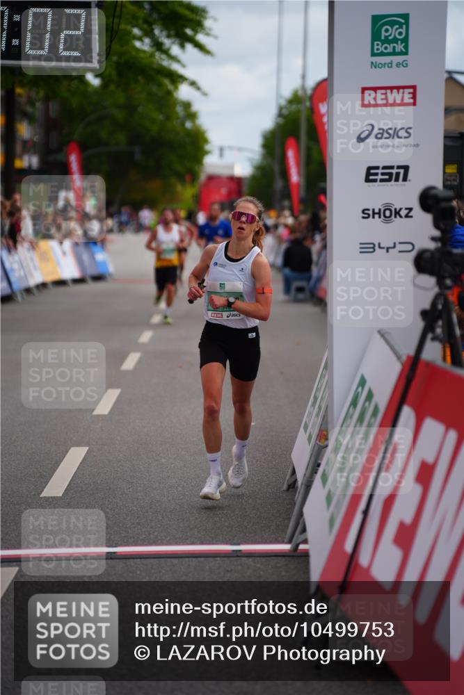20.09.2026 - PSD Bank Halbmarathon LAZAROV Photography http://msf.ph/oto/10499753 20.09.2026 11:27:01 Ziel 1287, 2292, 2346, 2845, 4056 meine-sportfotos.de