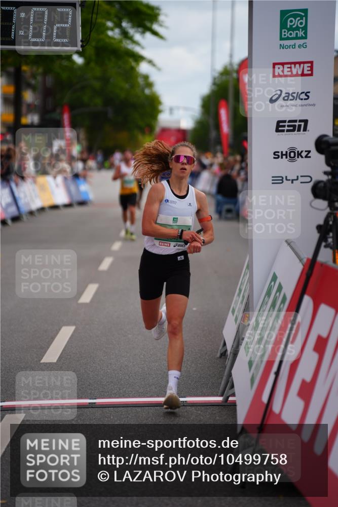20.09.2026 - PSD Bank Halbmarathon LAZAROV Photography http://msf.ph/oto/10499758 20.09.2026 11:27:02 Ziel 1287, 2346, 2845, 4056 meine-sportfotos.de