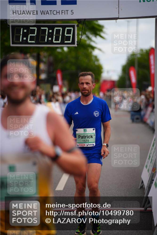 20.09.2026 - PSD Bank Halbmarathon LAZAROV Photography http://msf.ph/oto/10499780 20.09.2026 11:27:09 Ziel 1574, 2346, 3870, 4553 meine-sportfotos.de