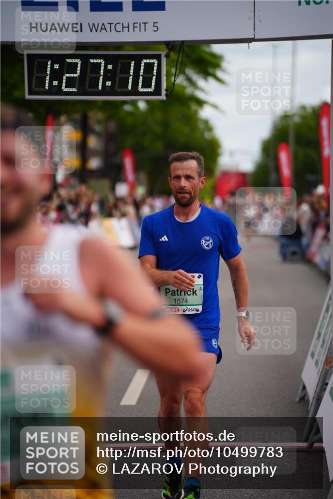 20.09.2026 - PSD Bank Halbmarathon LAZAROV Photography http://msf.ph/oto/10499783 20.09.2026 11:27:09 Ziel 1574, 2346, 3870, 4553 meine-sportfotos.de
