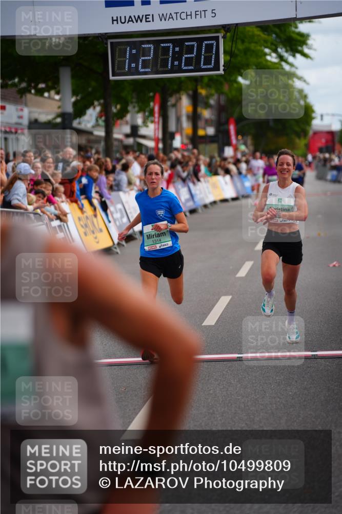 20.09.2026 - PSD Bank Halbmarathon LAZAROV Photography http://msf.ph/oto/10499809 20.09.2026 11:27:19 Ziel 1314, 2813, 3870 meine-sportfotos.de