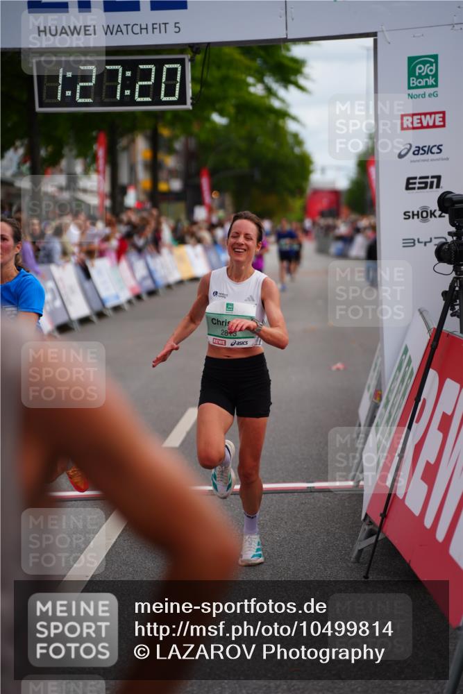 20.09.2026 - PSD Bank Halbmarathon LAZAROV Photography http://msf.ph/oto/10499814 20.09.2026 11:27:20 Ziel 1314, 2813, 3870 meine-sportfotos.de