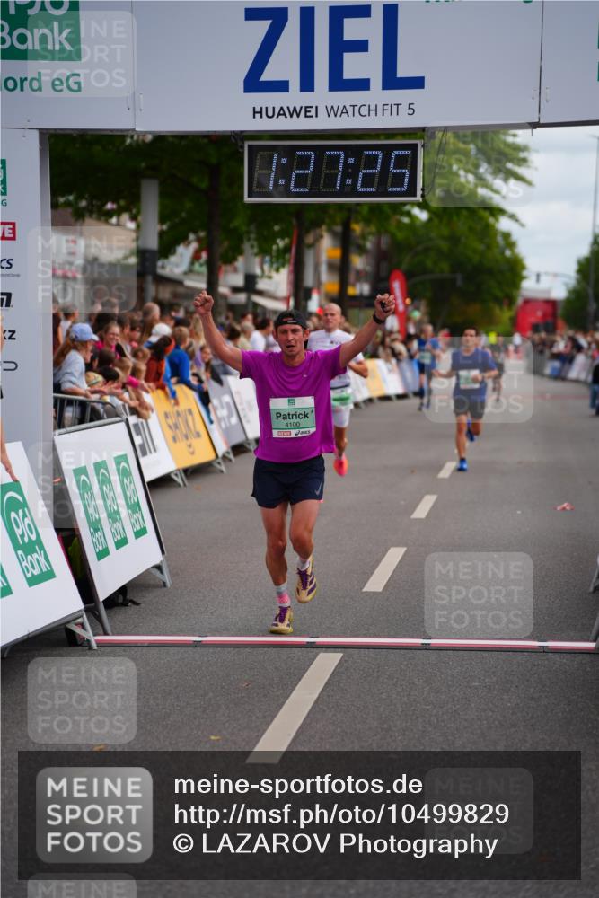 20.09.2026 - PSD Bank Halbmarathon LAZAROV Photography http://msf.ph/oto/10499829 20.09.2026 11:27:25 Ziel 1314, 2096, 2813, 4100, 4648 meine-sportfotos.de