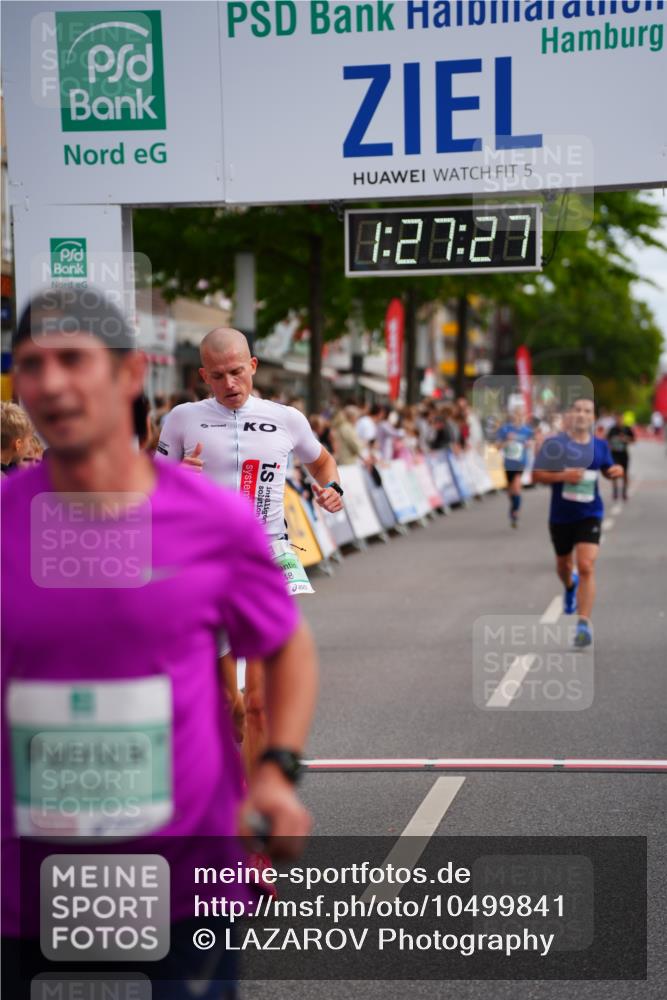20.09.2026 - PSD Bank Halbmarathon LAZAROV Photography http://msf.ph/oto/10499841 20.09.2026 11:27:27 Ziel 1314, 2096, 2813, 4100, 4496, 4648 meine-sportfotos.de
