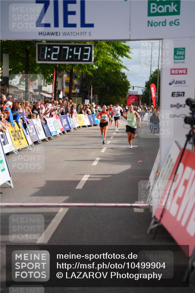 20.09.2026 - PSD Bank Halbmarathon LAZAROV Photography http://msf.ph/oto/10499904 20.09.2026 11:27:43 Ziel 2880, 3189, 3348 meine-sportfotos.de
