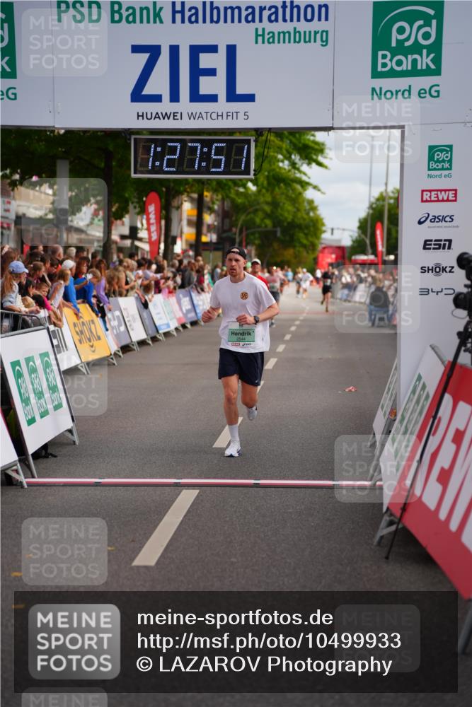 20.09.2026 - PSD Bank Halbmarathon LAZAROV Photography http://msf.ph/oto/10499933 20.09.2026 11:27:50 Ziel 2544, 3189, 3348, 3431 meine-sportfotos.de