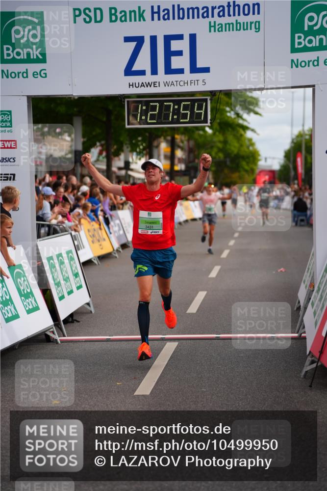 20.09.2026 - PSD Bank Halbmarathon LAZAROV Photography http://msf.ph/oto/10499950 20.09.2026 11:27:54 Ziel 2544, 3189, 3348, 3431, 4462 meine-sportfotos.de