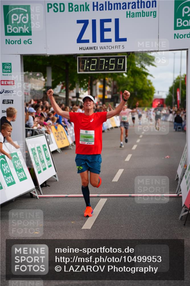 20.09.2026 - PSD Bank Halbmarathon LAZAROV Photography http://msf.ph/oto/10499953 20.09.2026 11:27:54 Ziel 2544, 3189, 3348, 3431, 4462 meine-sportfotos.de
