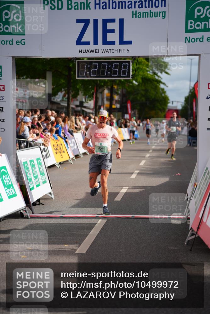 20.09.2026 - PSD Bank Halbmarathon LAZAROV Photography http://msf.ph/oto/10499972 20.09.2026 11:27:57 Ziel 2544, 3431, 4462 meine-sportfotos.de